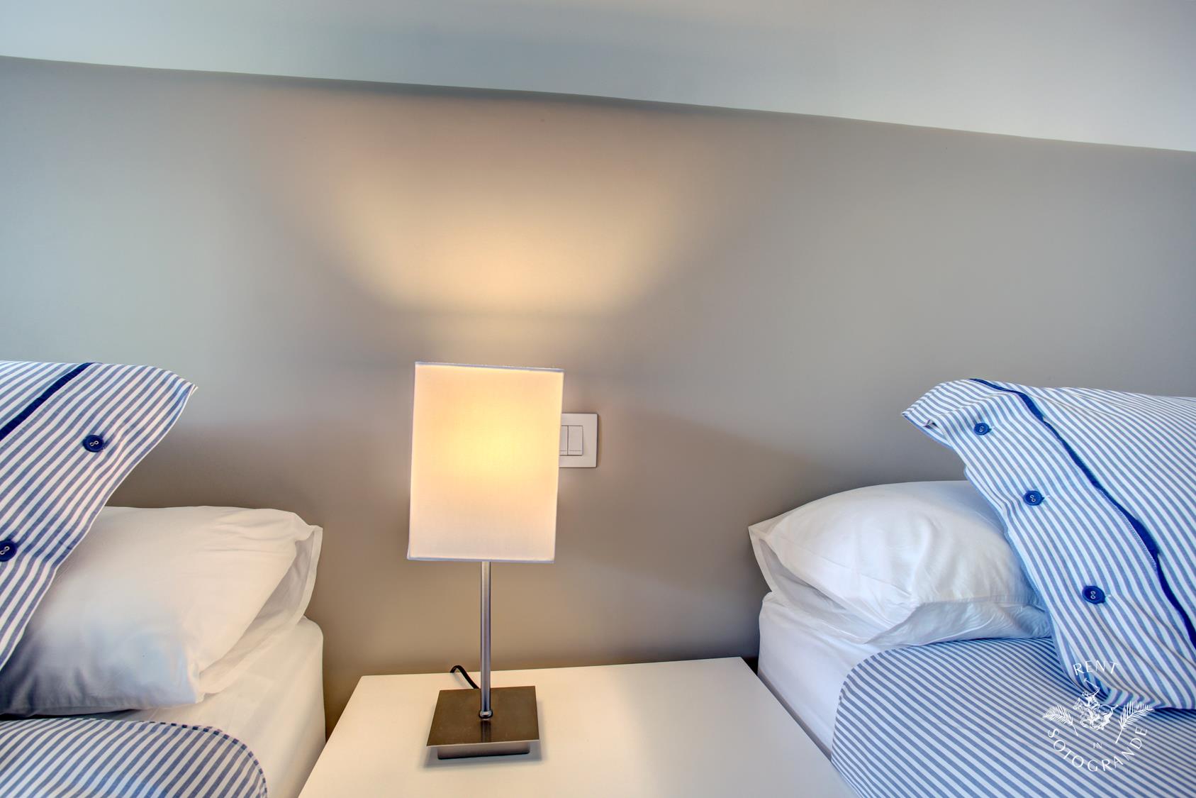 Sotogrande Holiday Rental Apartment Ref: MAR11B