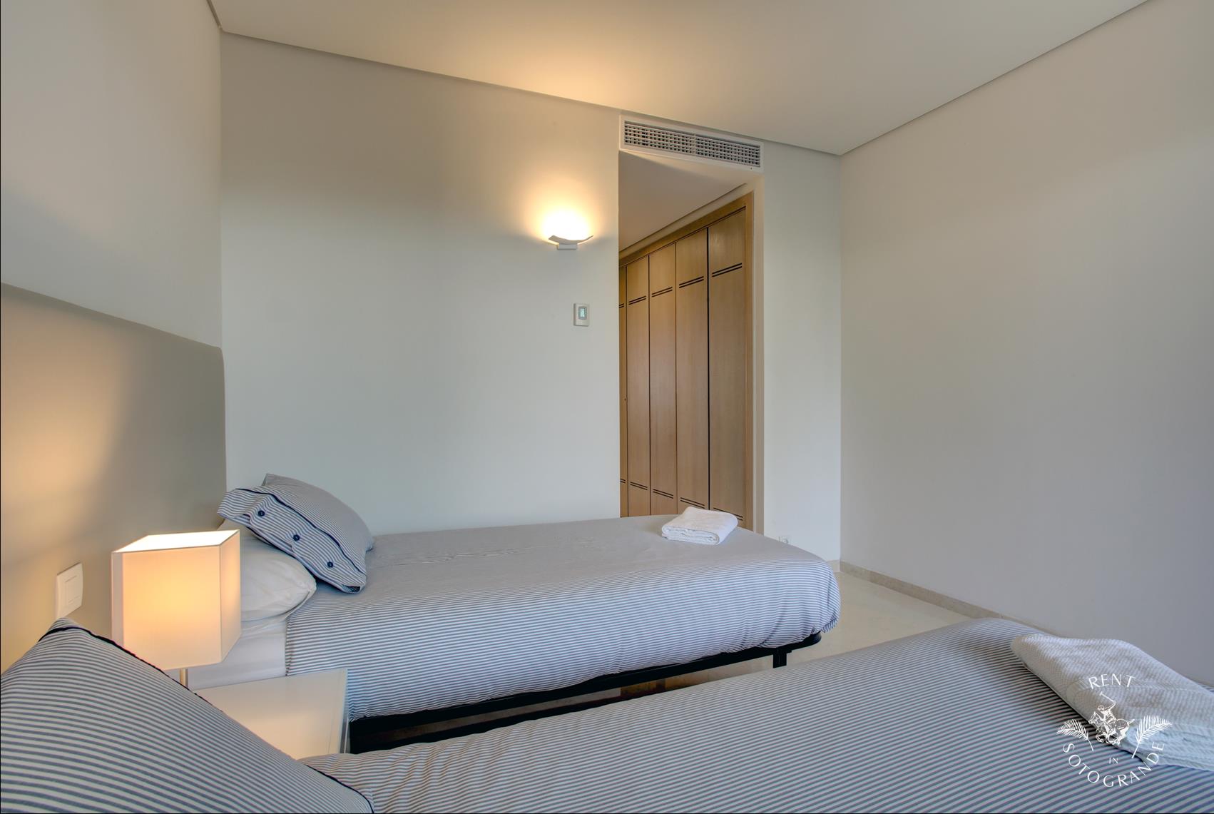 Sotogrande Holiday Rental Apartment Ref: MAR11B