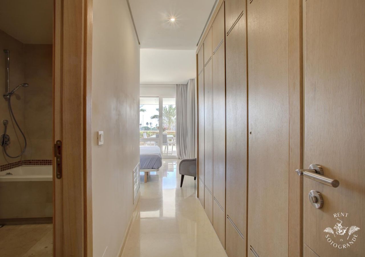 Sotogrande Holiday Rental Apartment Ref: MAR11B