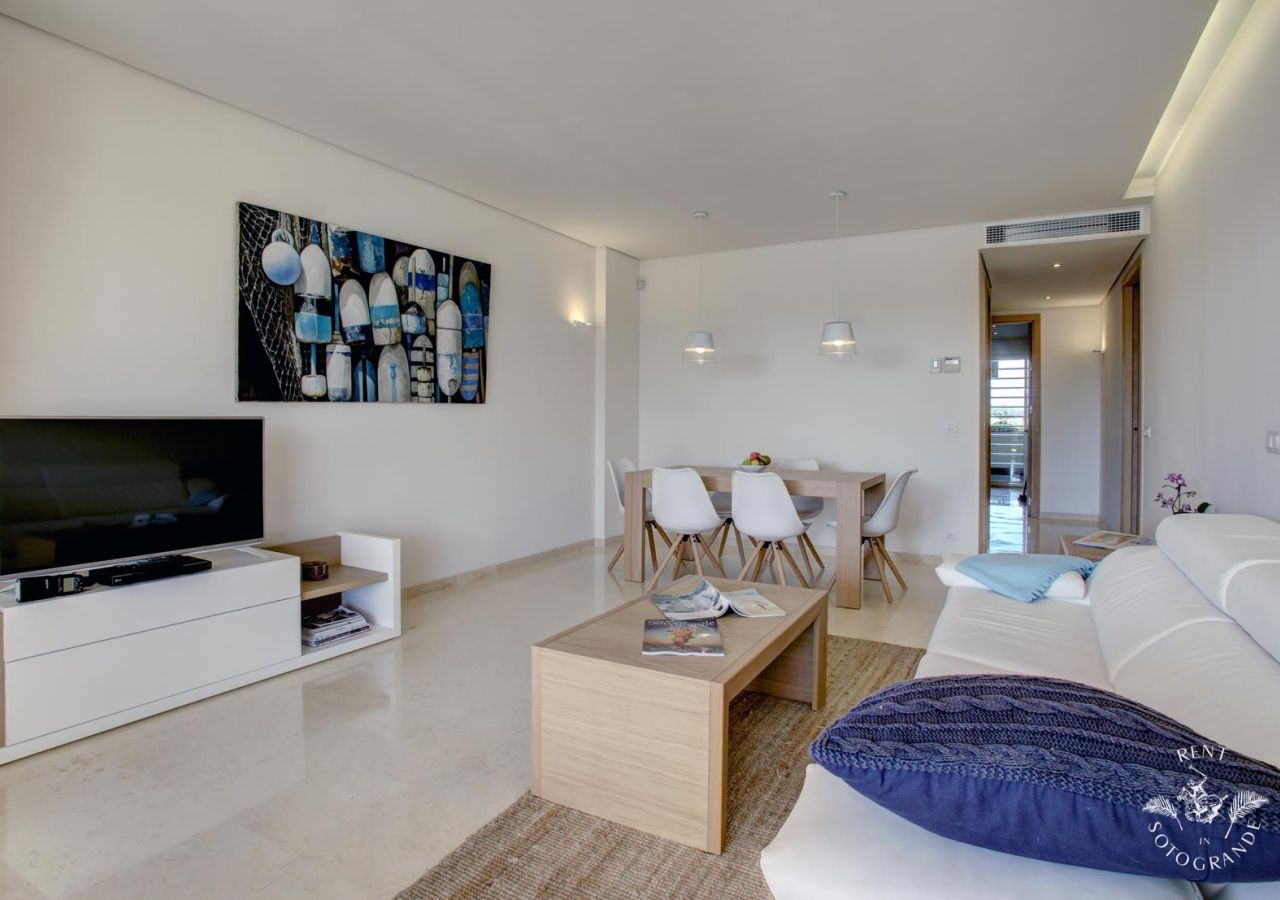 Sotogrande Holiday Rental Apartment Ref: MAR11B