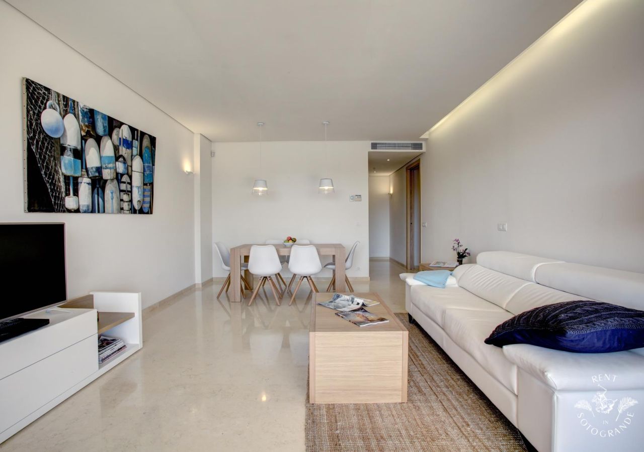Sotogrande Holiday Rental Apartment Ref: MAR11B
