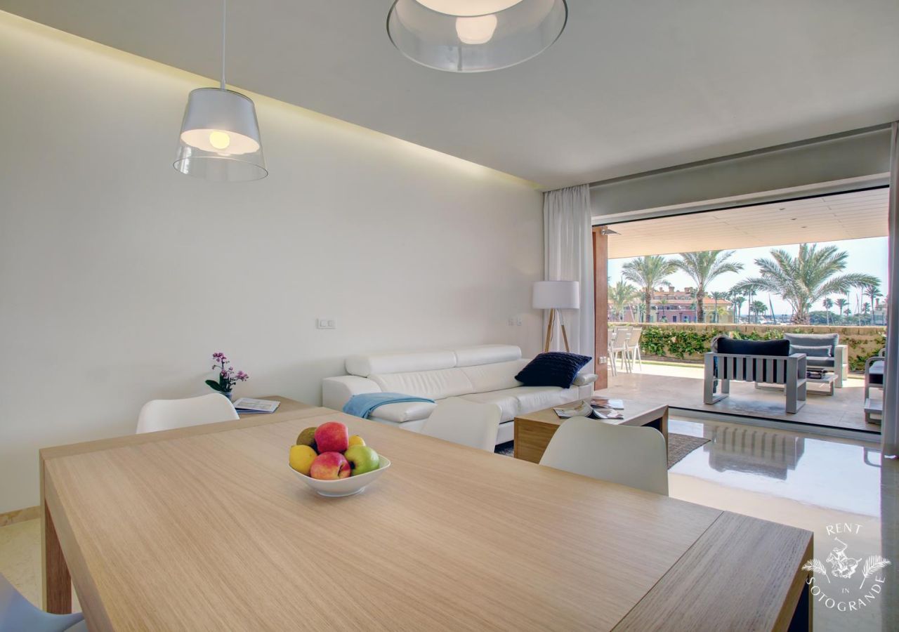 Sotogrande Holiday Rental Apartment Ref: MAR11B