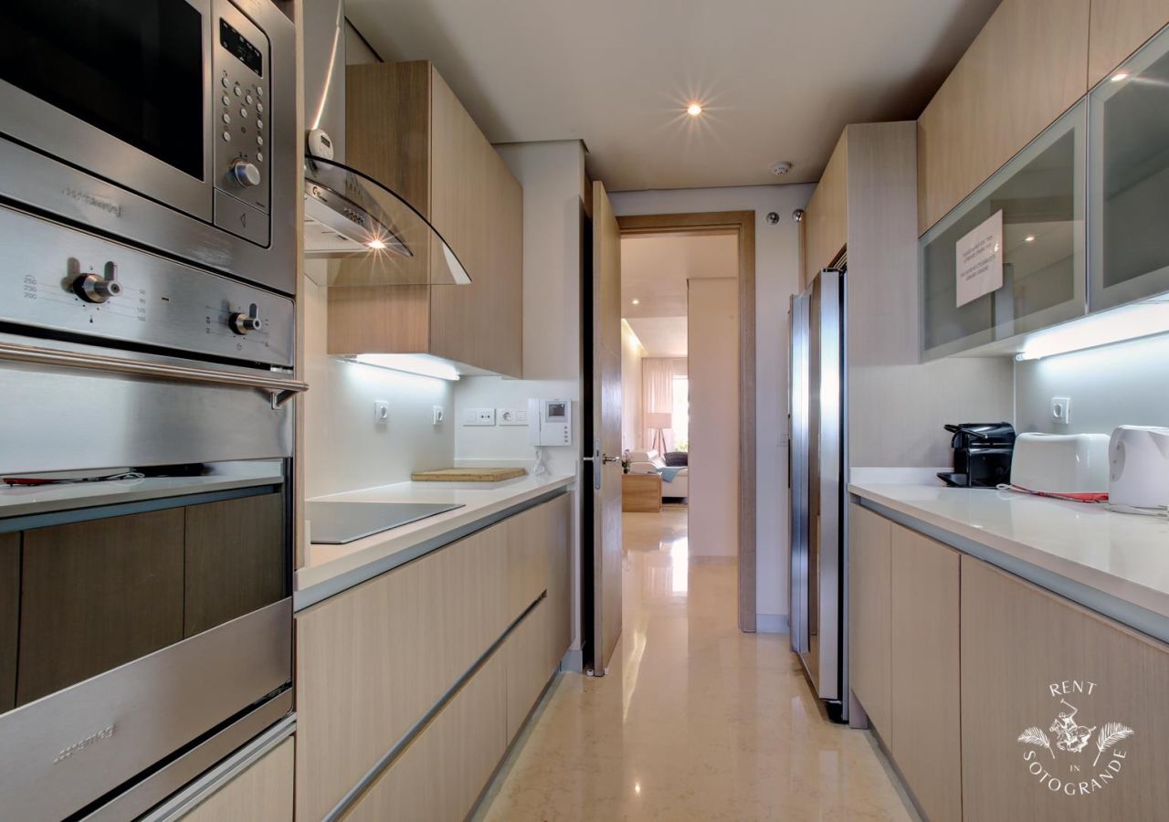 Sotogrande Holiday Rental Apartment Ref: MAR11B