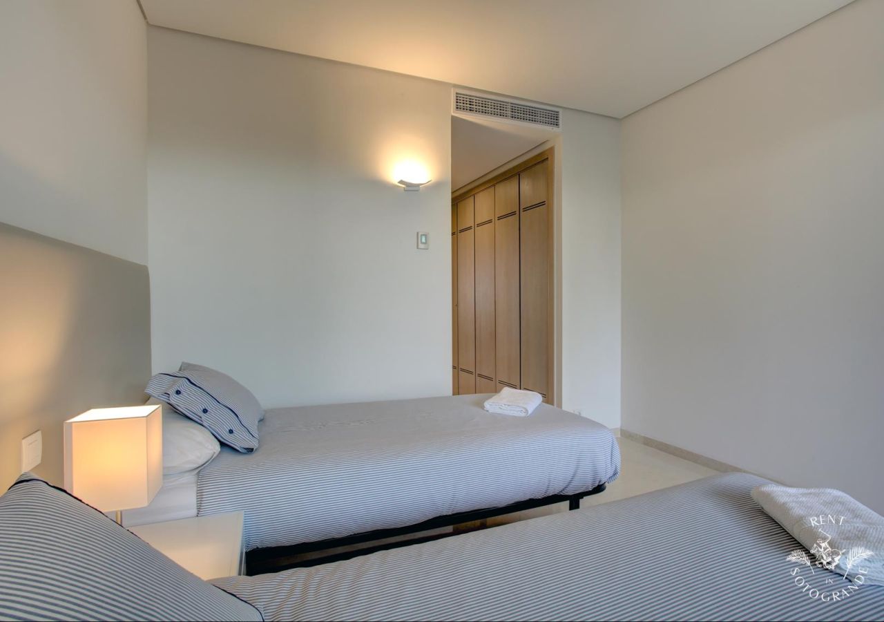 Sotogrande Holiday Rental Apartment Ref: MAR11B