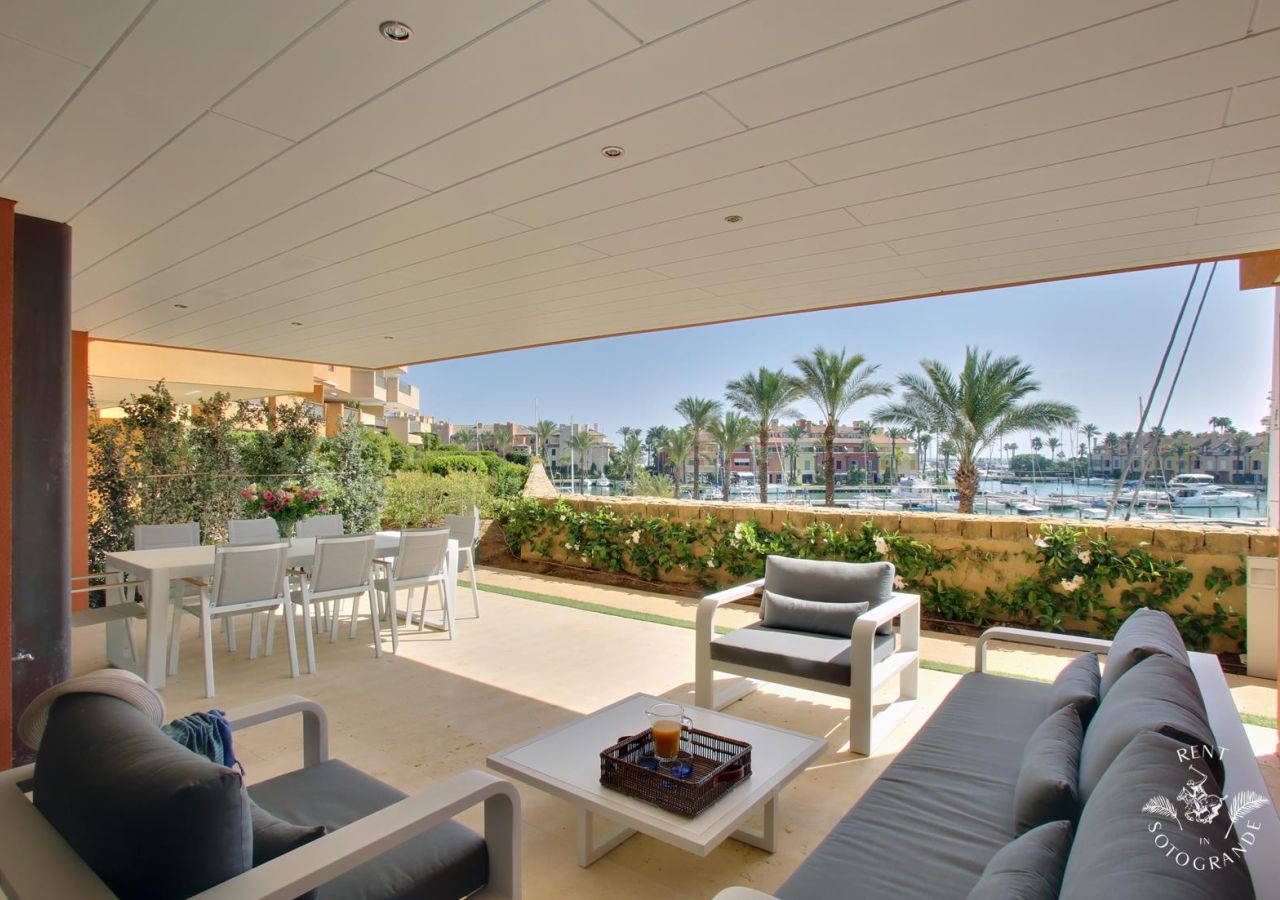 Sotogrande Holiday Rental Apartment Ref: MAR11B